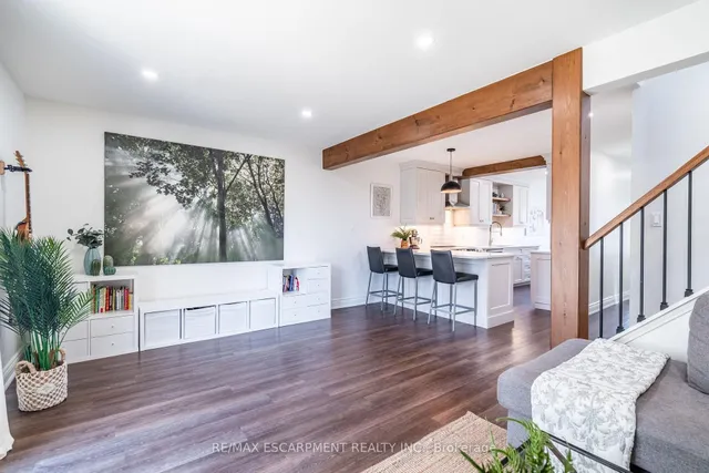 Additional image 20 of 2399 MALCOLM Cres