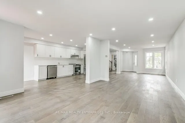 Additional image 18 of 36 Mapleshade Dr