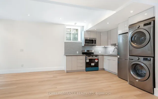 Additional image 35 of 55 Adanac Dr