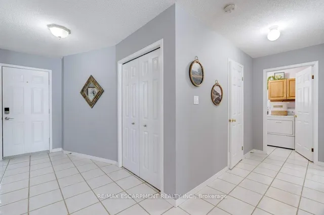 Additional image 4 of 137 Claudette Gate