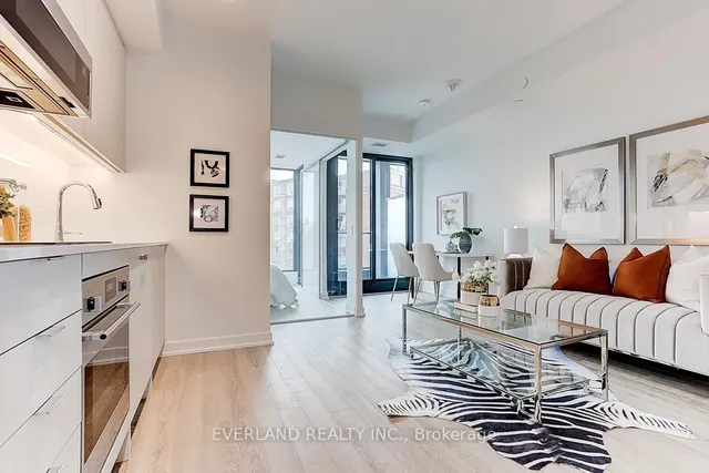 Additional image 24 of 250 Lawrence Ave Unit 413