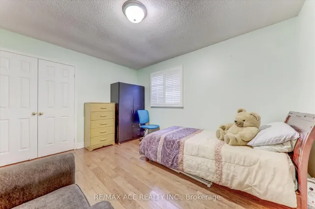 Additional image 22 of 17 Plumrose Blvd