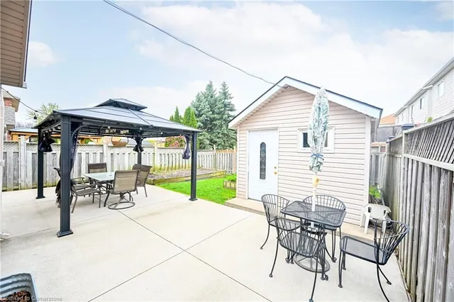 Additional image 26 of 21 Holyoake Dr