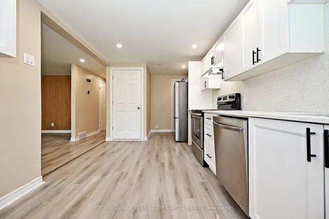 Additional image 22 of 73 Hickory Heights Cres