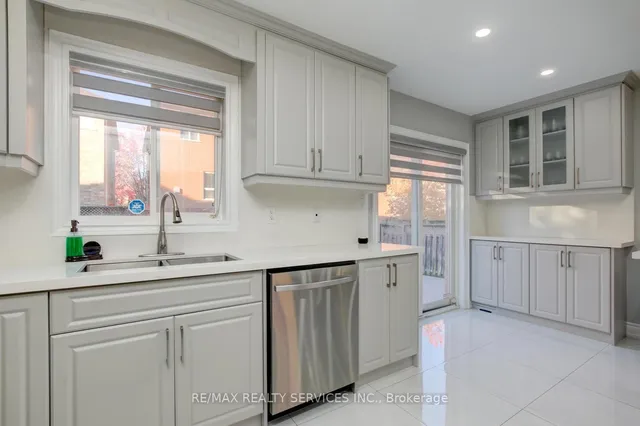 Additional image 15 of 44 Lormel Gate