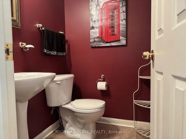 Additional image 15 of 1595 Cartwright Cres