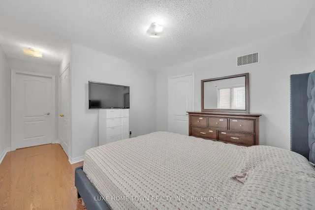 Additional image 31 of 26 Bluffwood Cres Cres