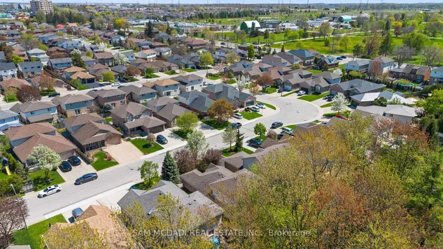 Additional image 38 of 18 Naples Blvd