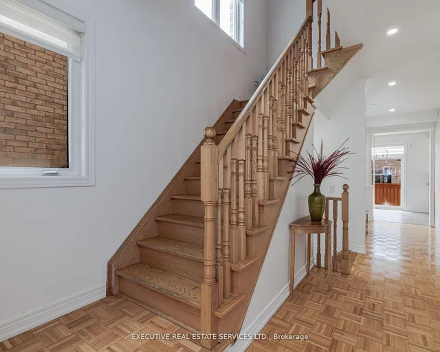 Additional image 16 of 10 Natronia Tr