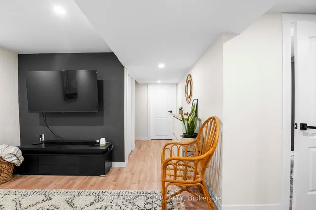 Additional image 44 of 46 Dearbourne Blvd Unit 32