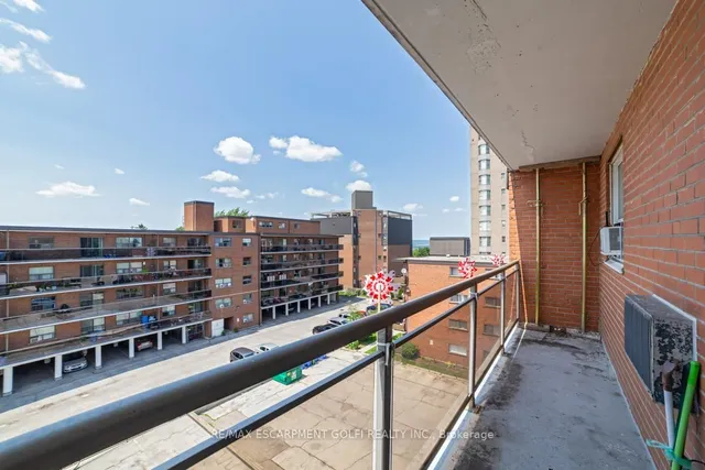 Additional image 18 of 30 Summit Ave Unit 501