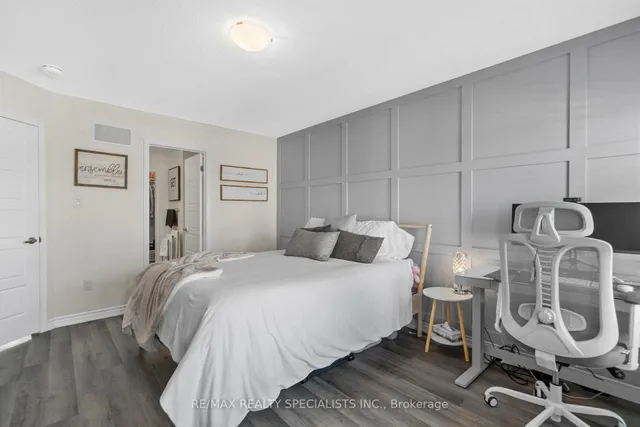 Additional image 33 of 975 Whitlock Ave Unit 23