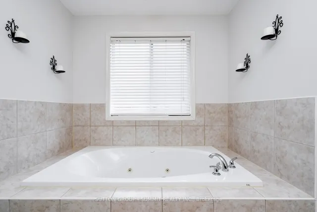 Additional image 27 of 1283 Robson Cres