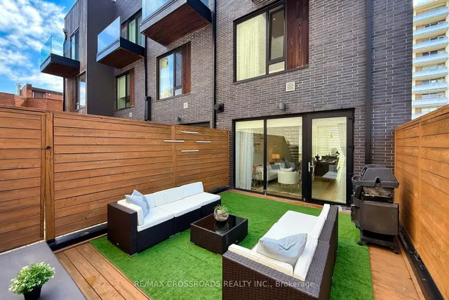 Additional image 16 of 536A Eglinton Ave