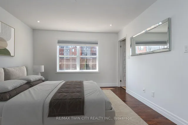 Additional image 22 of 45 Woolwich St
