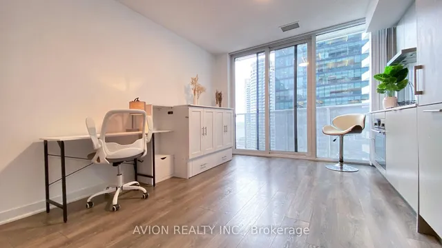 Additional image 10 of 88 Harbour St Unit Unit #1811