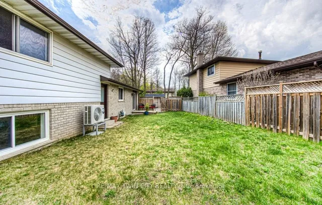 Additional image 39 of 111 Martinglen Cres