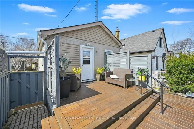 Additional image 28 of 142 Julian Ave