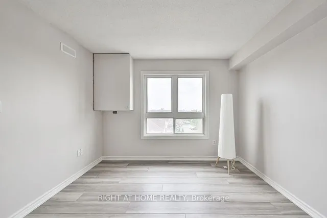 Additional image 25 of 4450 Fairview St Unit 402