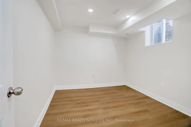 Additional image 39 of 8 Luminous Crt