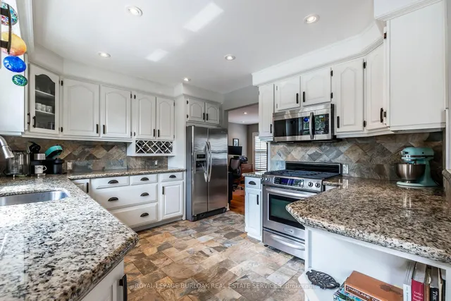 Additional image 11 of 424 Henderson Rd