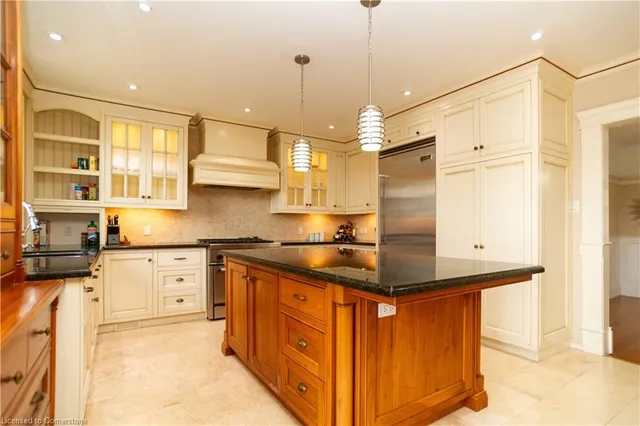 Additional image 13 of 136 Humbercrest Blvd