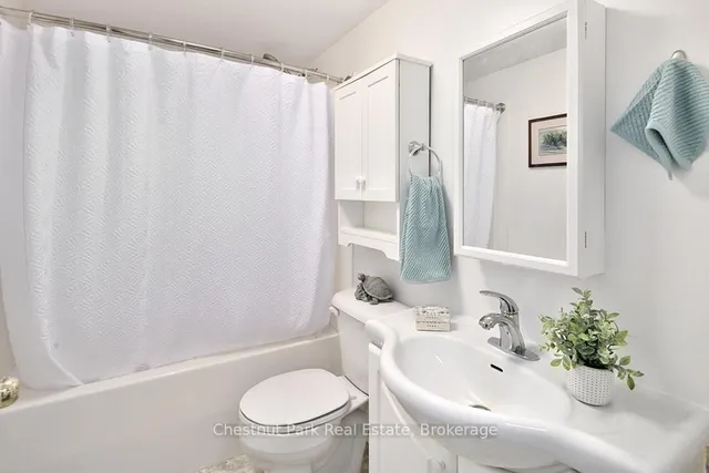 Additional image 28 of 64 Thompson Ave