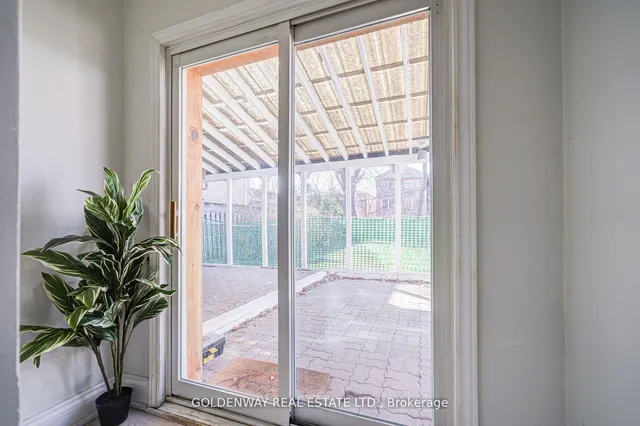 Additional image 39 of 211 Pemberton Ave