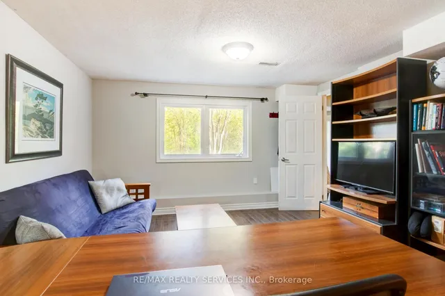 Additional image 30 of 25 Brookbank Crt