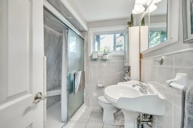 Additional image 25 of 129 ONEIDA Blvd