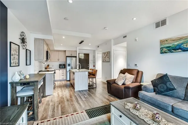 Additional image 13 of 16 Markle Cres Unit 403