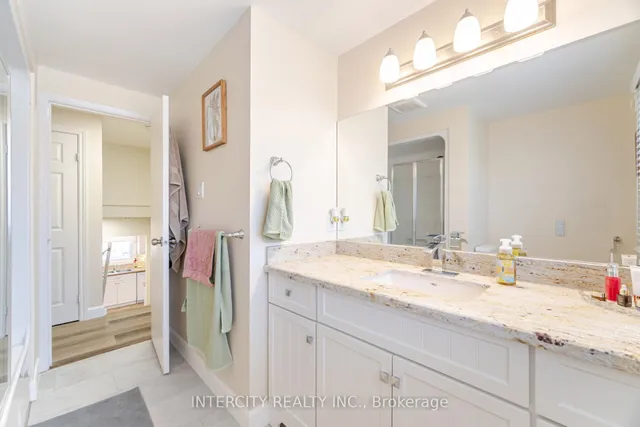 Additional image 33 of 35 Lower Canada Cres