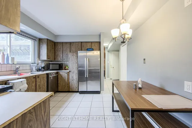 Additional image 13 of 1276 HILLVIEW Cres