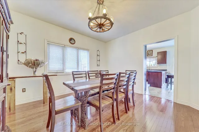 Additional image 4 of 37 Denim Dr