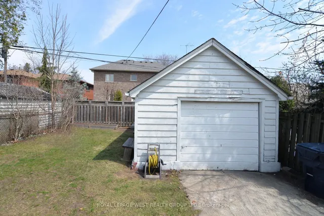 Additional image 39 of 905 Islington Ave