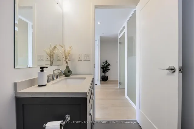 Additional image 39 of 25 Malcolm Rd Unit 411