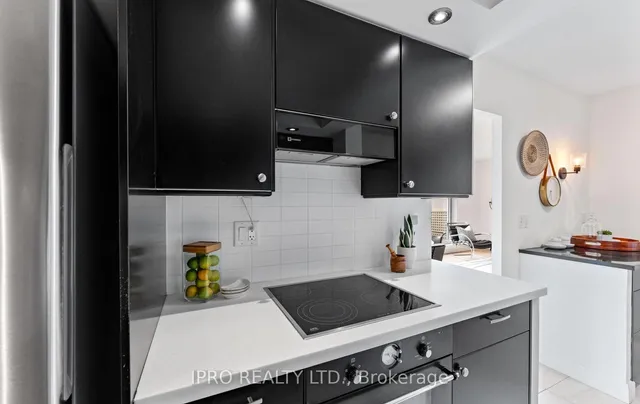 Additional image 12 of 60 Southport St Unit 414