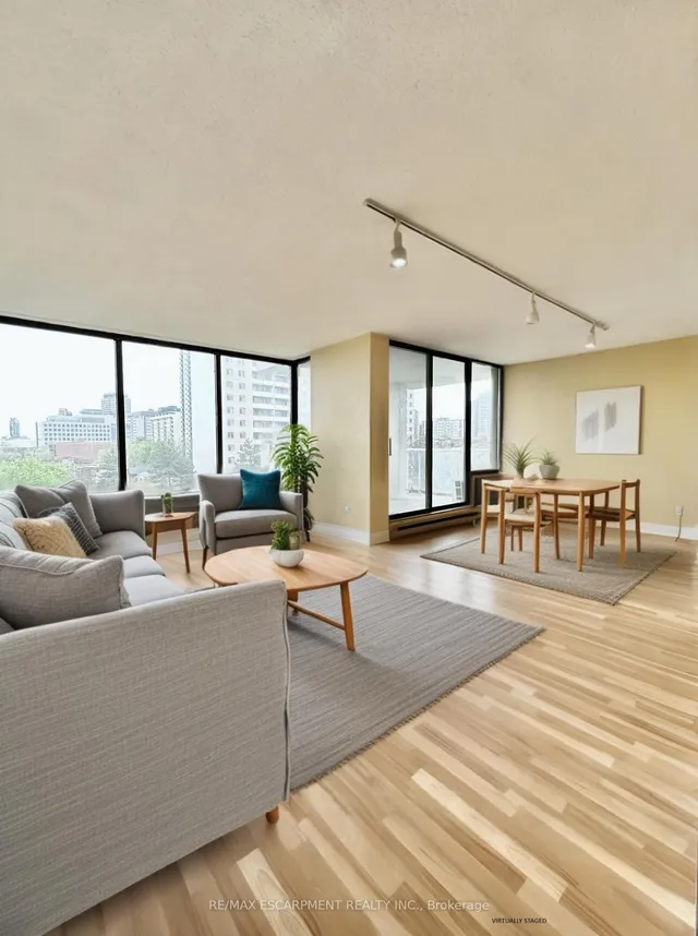 75 QUEEN St Unit 603