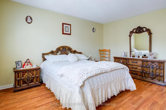 Additional image 20 of 1063 Wallbrook Cres