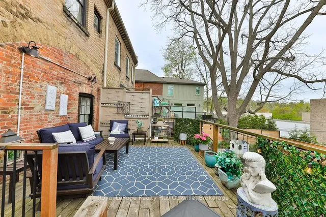 Additional image 33 of 14 Hatt St