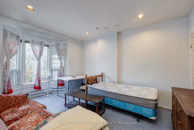 Additional image 12 of 465 Gladstone Ave