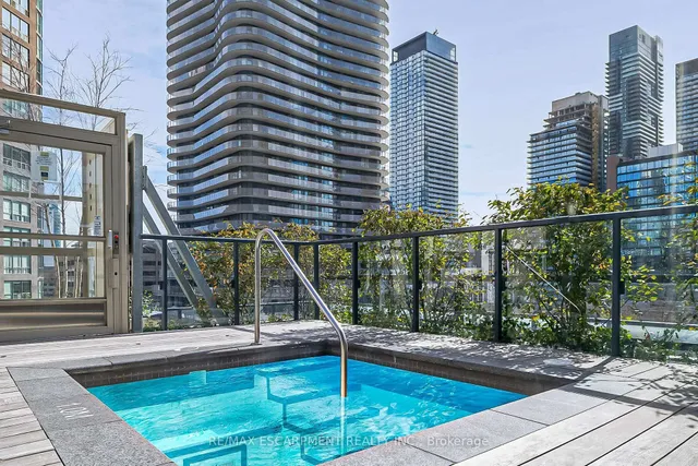 Additional image 32 of 955 BAY St Unit 1809