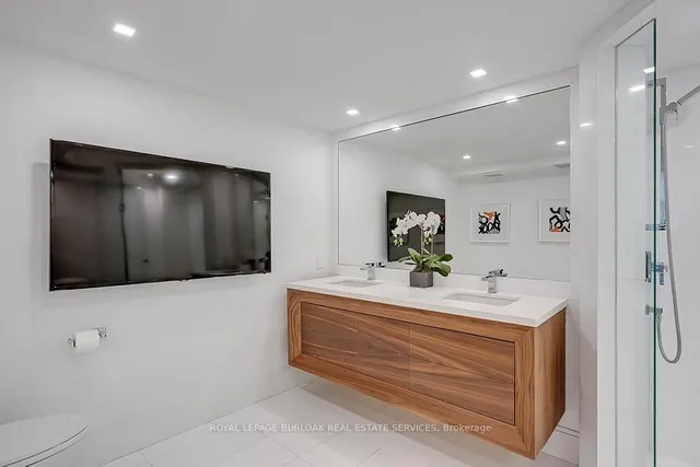 Additional image 19 of 2190 Lakeshore Rd Unit 605