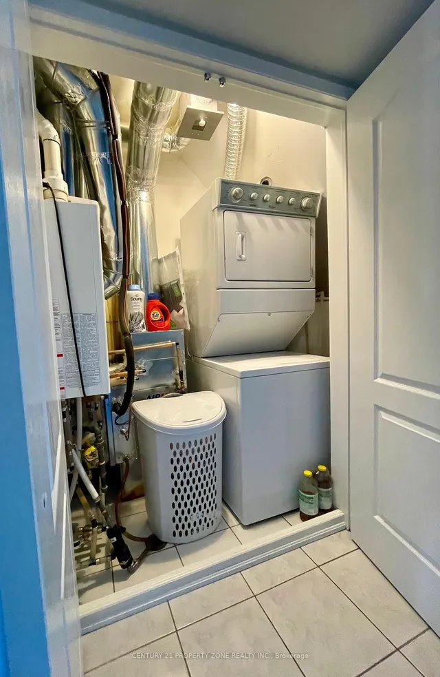 Additional image 19 of 2500 Post Rd Unit 20