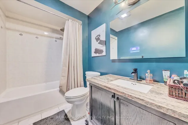 Additional image 25 of 37 Denim Dr