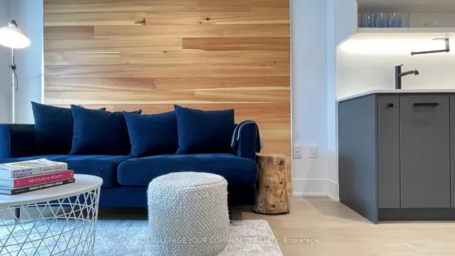 Additional image 23 of 1888 Queen St Unit 307