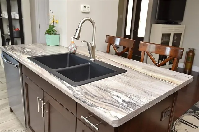 Additional image 14 of 272 Birchcliffe Cres