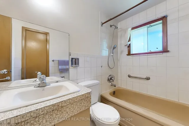 Additional image 17 of 4 Amulet St