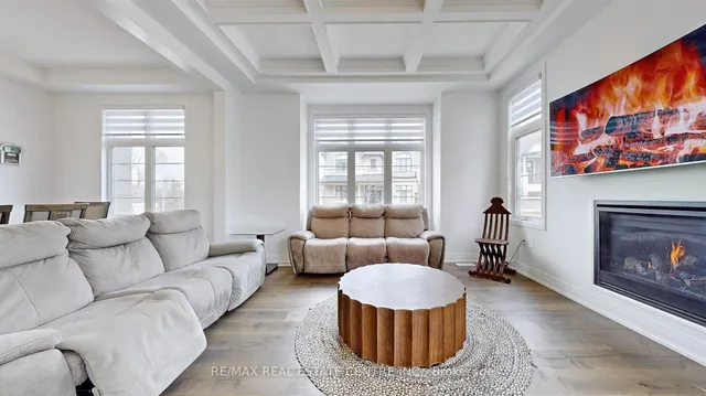 Additional image 6 of 1473 Varelas Passage