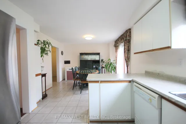 Additional image 22 of 73 Hullrick Dr